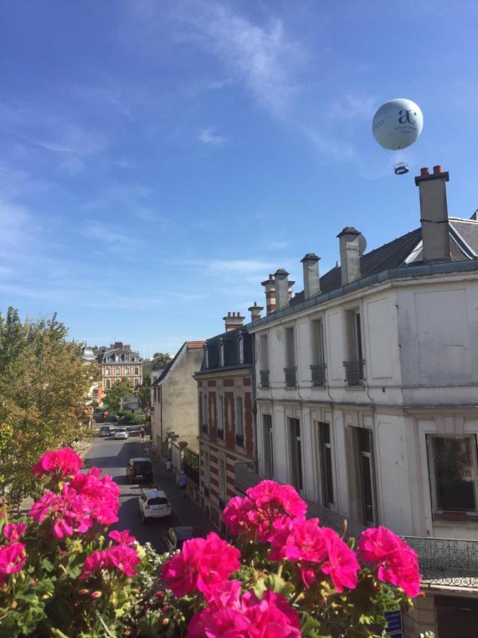 Le Saint-Remy Apartment Еперне Екстериор снимка