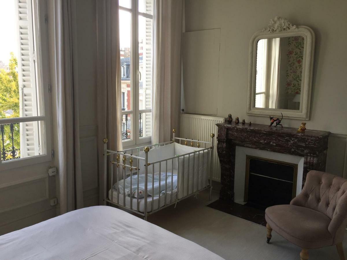 Le Saint-Remy Apartment Еперне Екстериор снимка